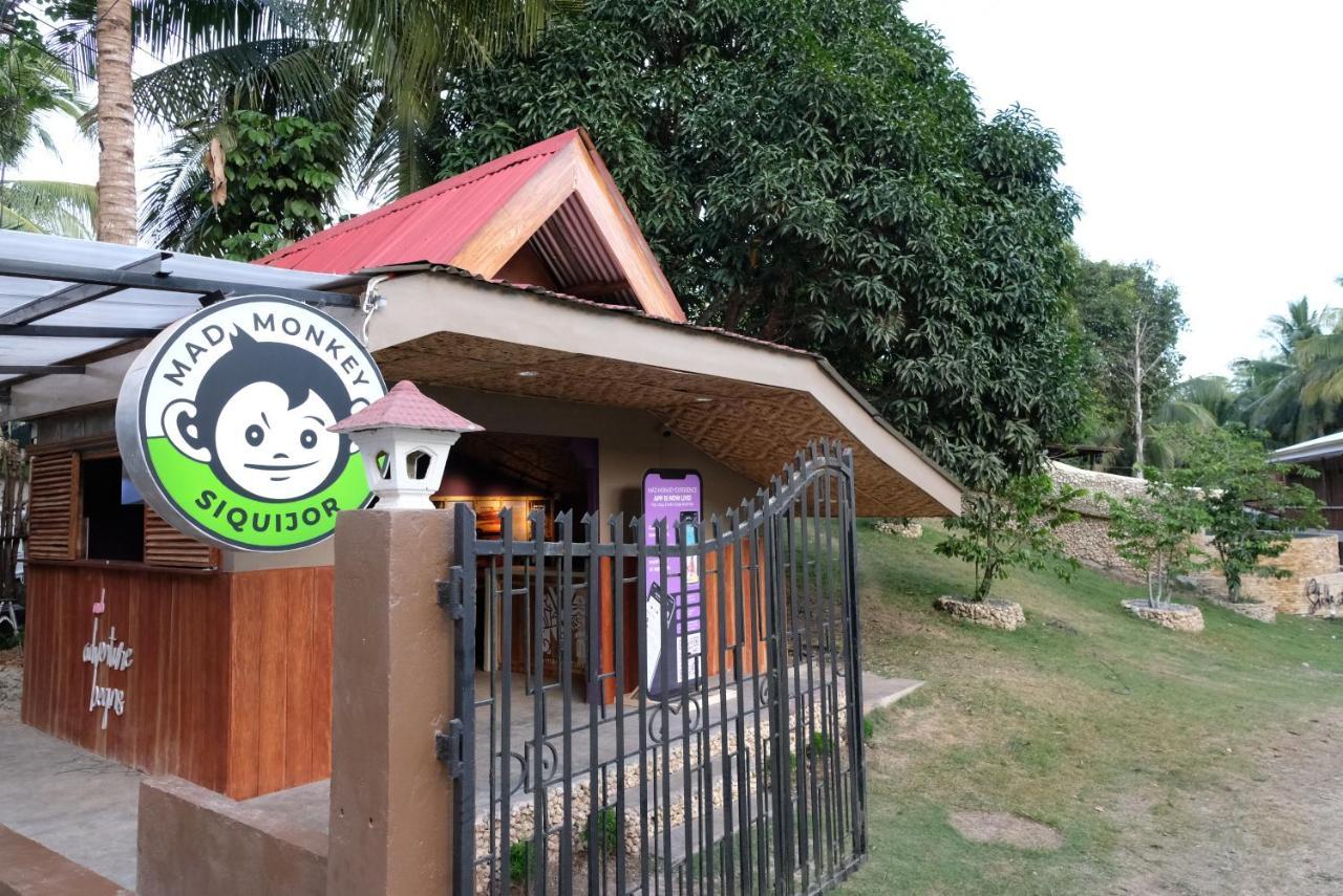 Mad Monkey Siquijor 호스텔 외부 사진
