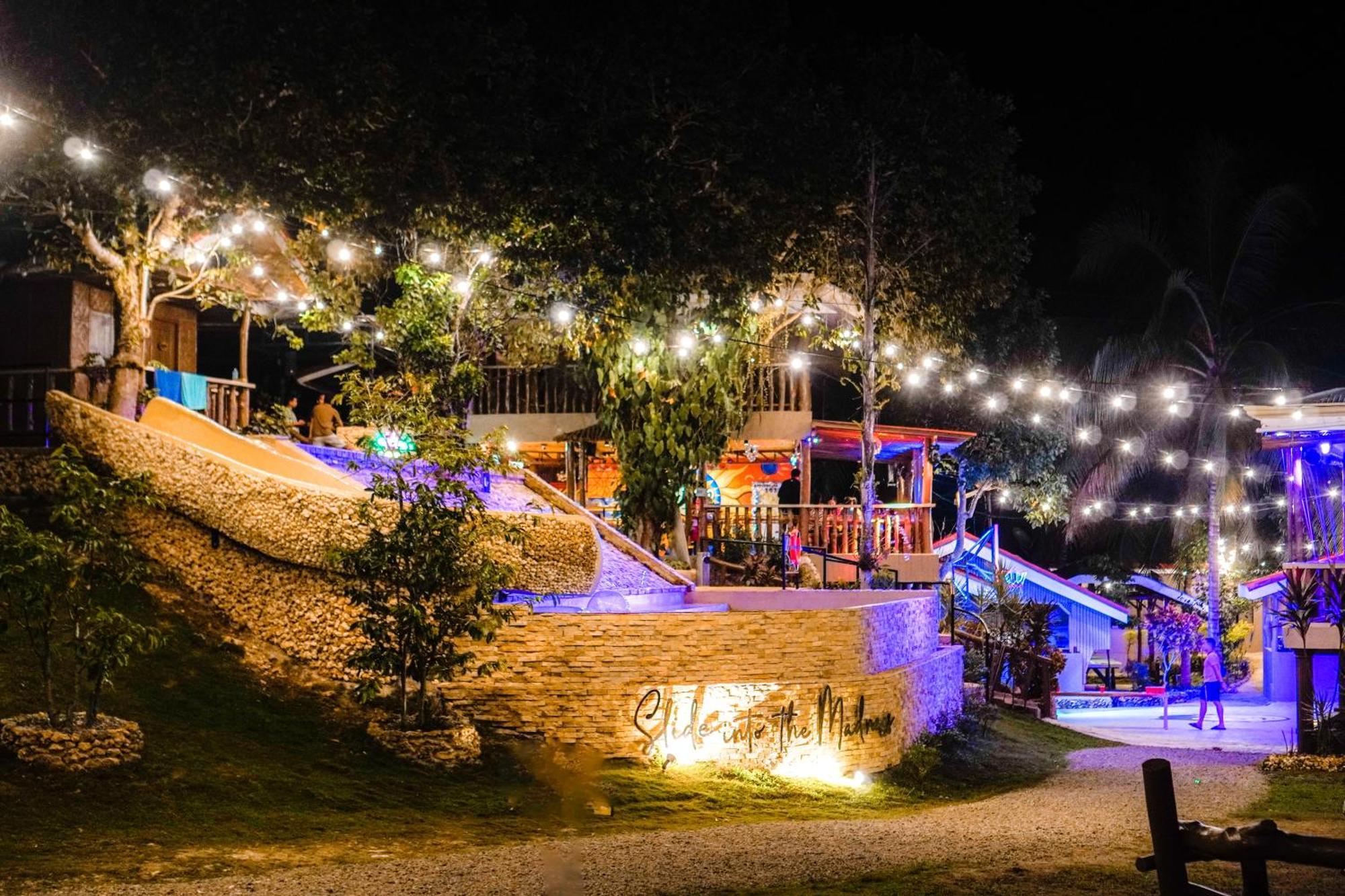 Mad Monkey Siquijor 호스텔 외부 사진
